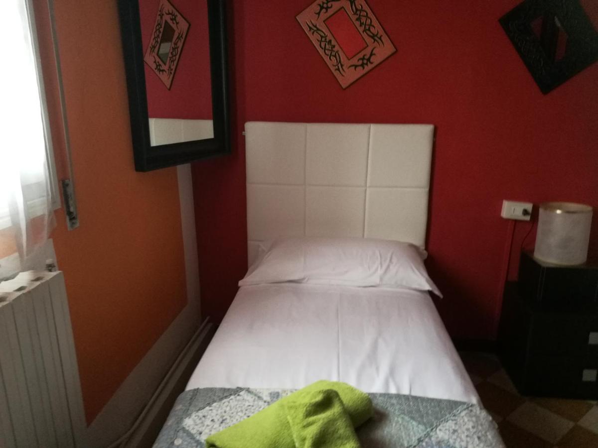 إيمولا B&B Porta Appia الغرفة الصورة